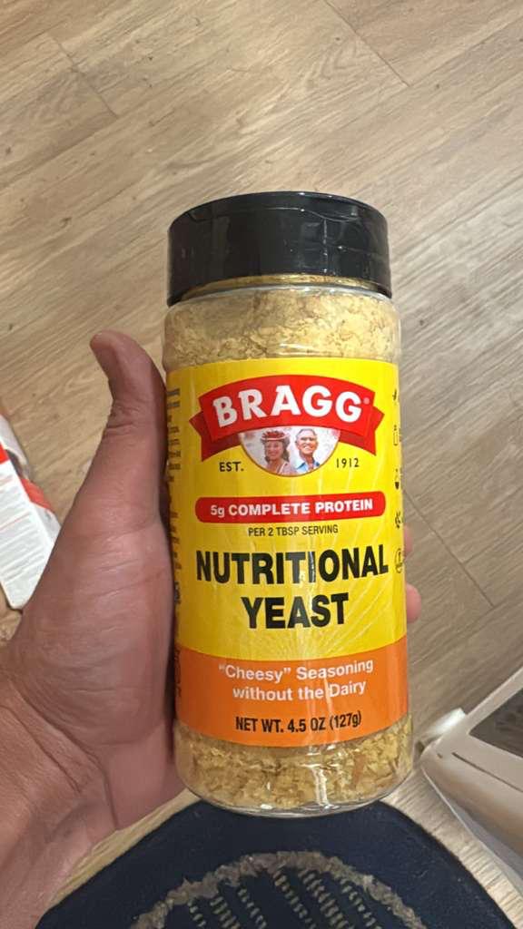 Bragg Nutritional Yeast Seasoning 4.5 oz (127 g) – Vegan, Gluten-Free, Dairy-Free